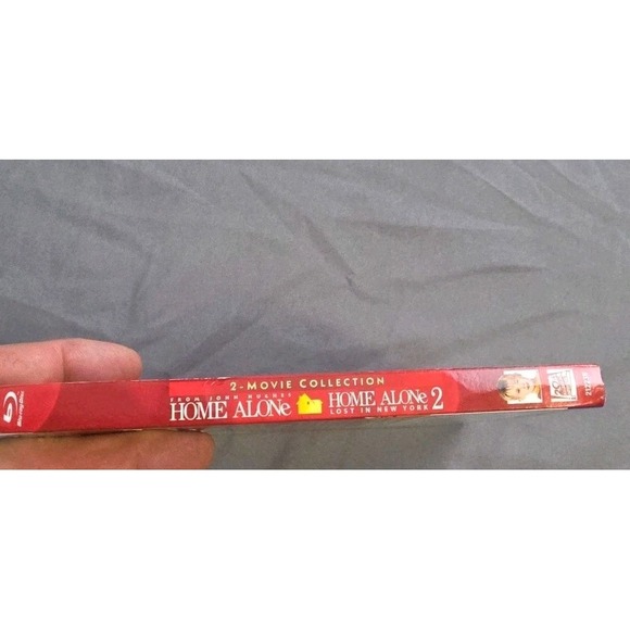 Home Alone & Home Alone 2 -Blu Ray/Dvd/Digital Disney Movie Club Exclusive - NEW - Picture 4 of 5